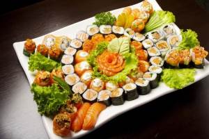 Dostavka sushi kak vozmozhnost se`konomit svoyo vremya i dengi Доставка суши как возможность сэкономить своё время и деньги 